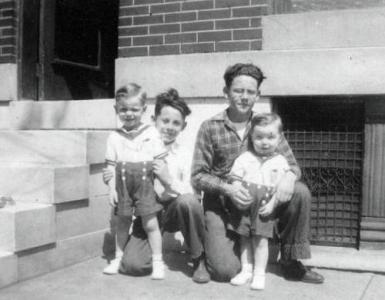 Dad,Uncle Tom,Uncle Ed and Bo.